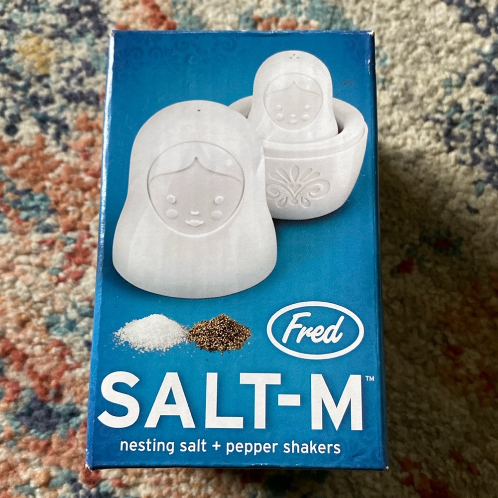 FRED nesting salt and pepper shakers